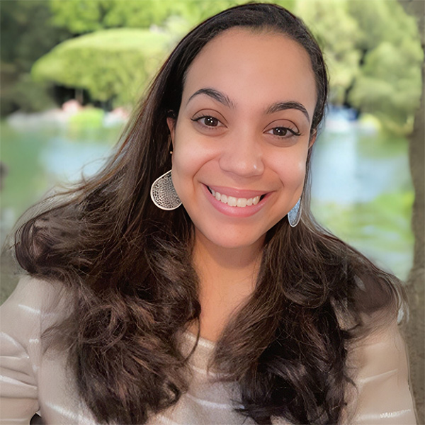 Headshot of Kira Magruder, Senior Development Manager at Minds Matter Southern California.