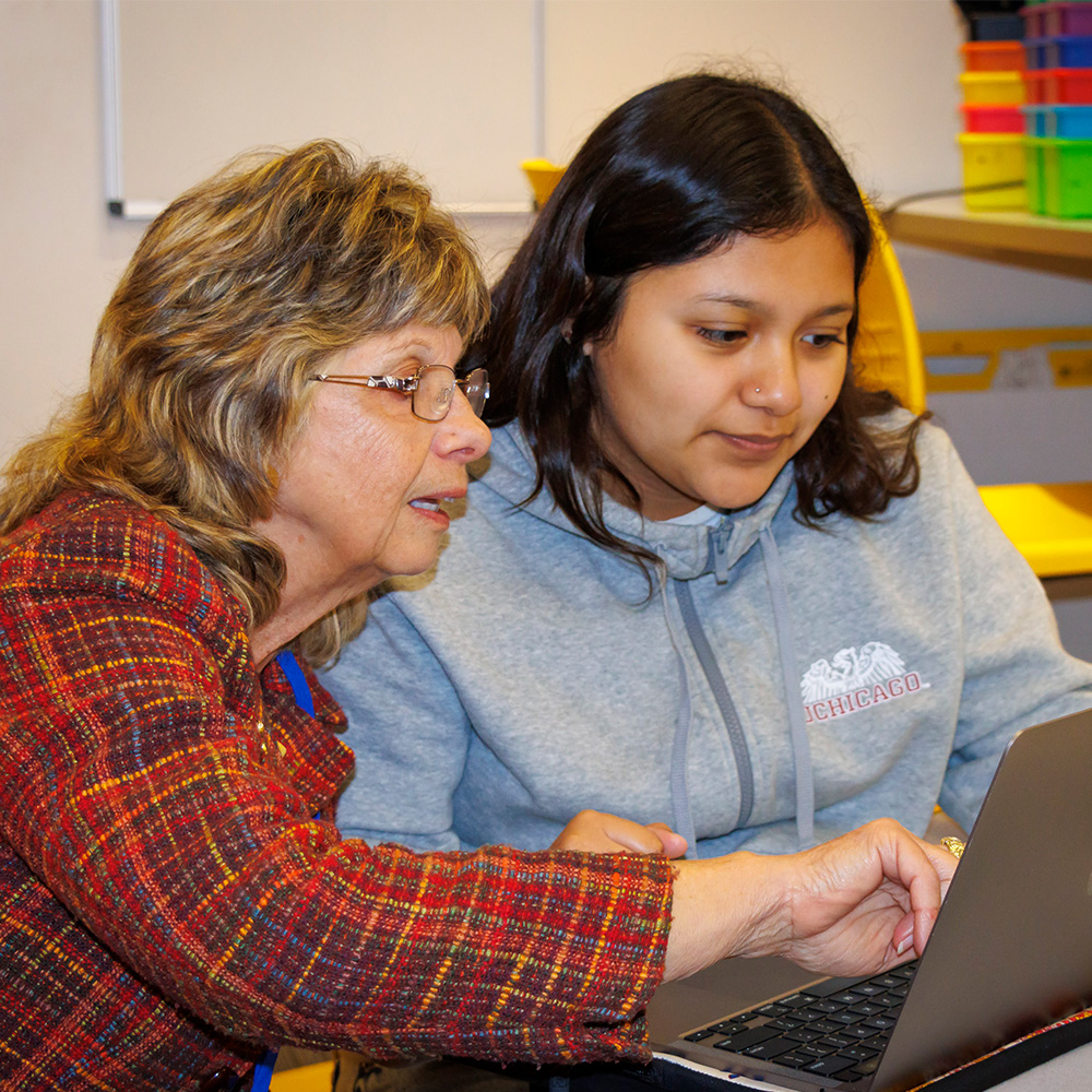 Minds Matter Students Receive One on One College Advising